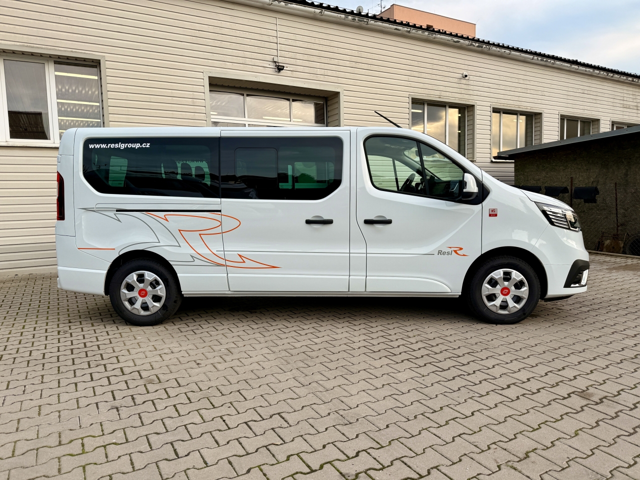 RENAULT TRAFIC L2H1 9 MÍST - PO05