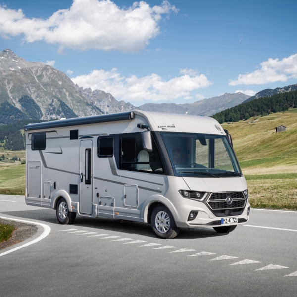 V490 EURA MOBIL INTEGRA LINE GT 726 EF