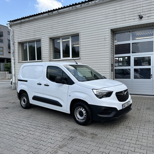 V0569 - Opel Combo VAN