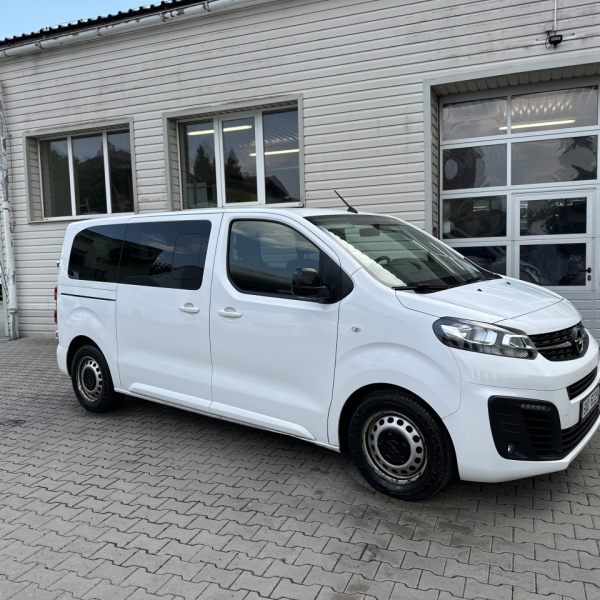 V0572 - Opel Vivaro 2.0CDTi 8.Míst