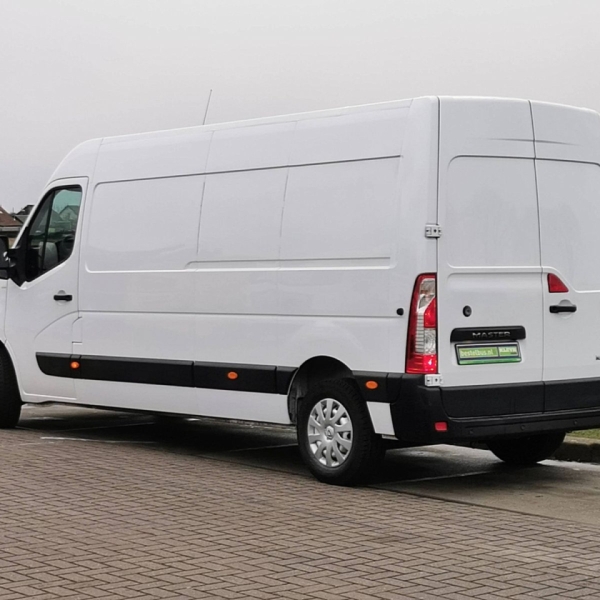 V0587 RENAULT MASTER L3H2 130PS