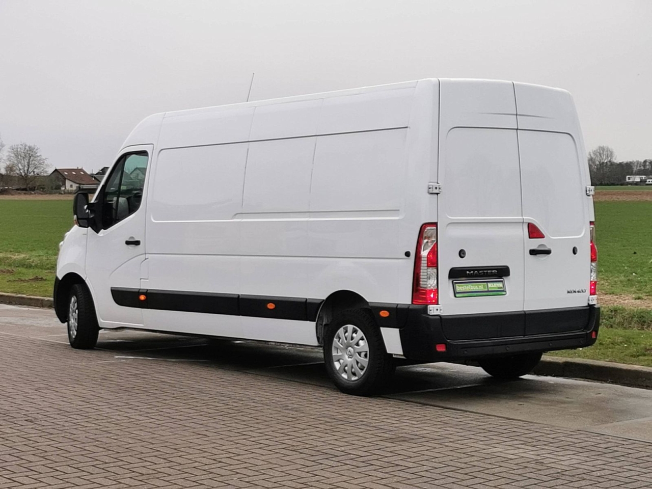 V0587 RENAULT MASTER L3H2 130PS